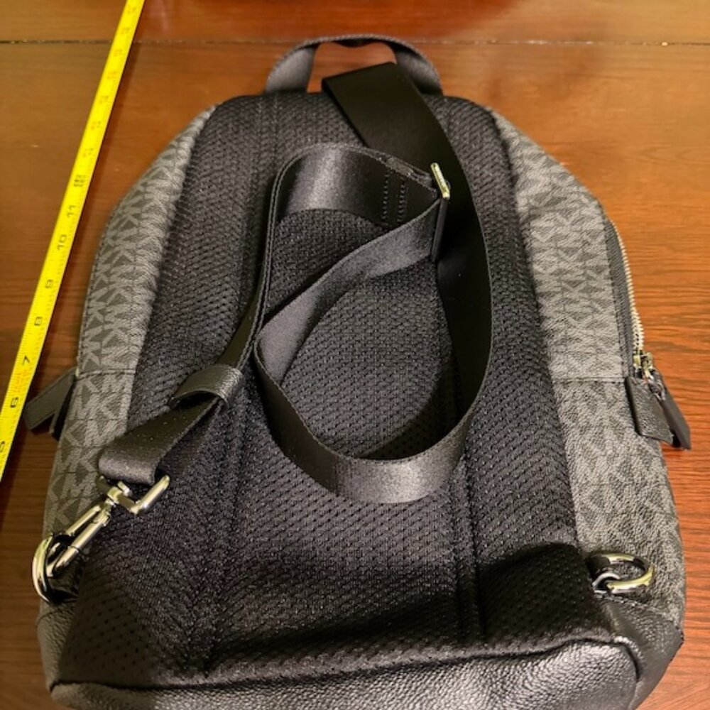 MICHAEL KORS  Cooper Logo Sling Pack